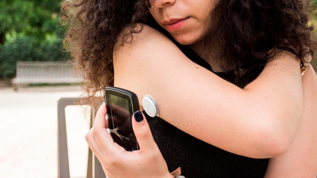 expert approved continuous glucose monitors for easy tracking in 2026